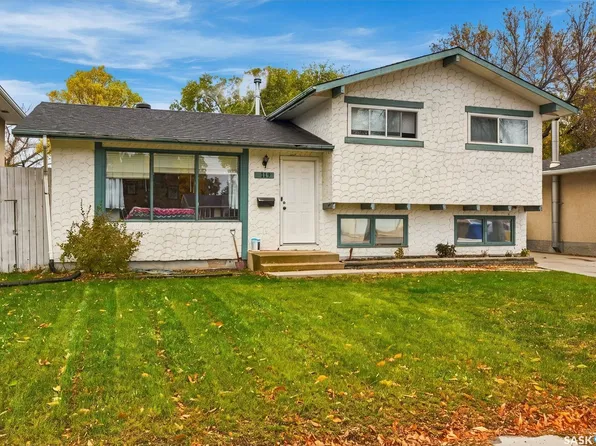 119 McCarthy Boulevard, Regina, SK S4R 5R6