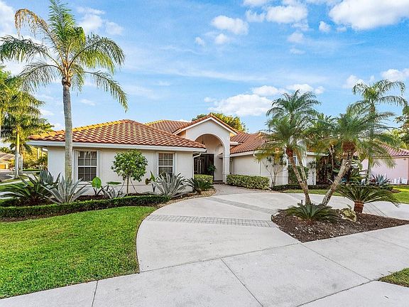 3rd image of 510 Sabal Way