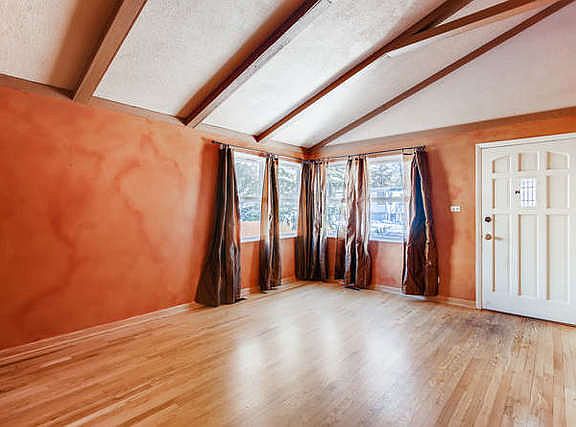 3rd image of 380 N Lincoln Ave