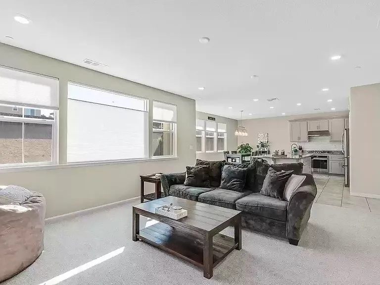 8720 Aquamarine Dr — Photo 7