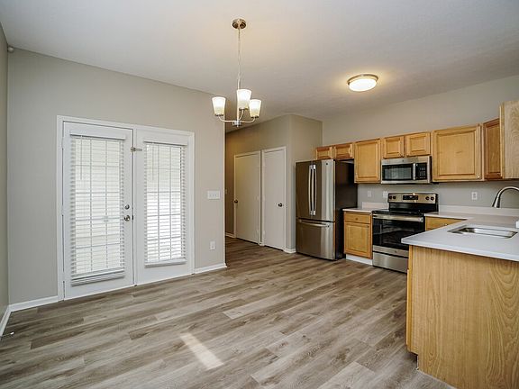 5th image of 4043 Summerstone Dr