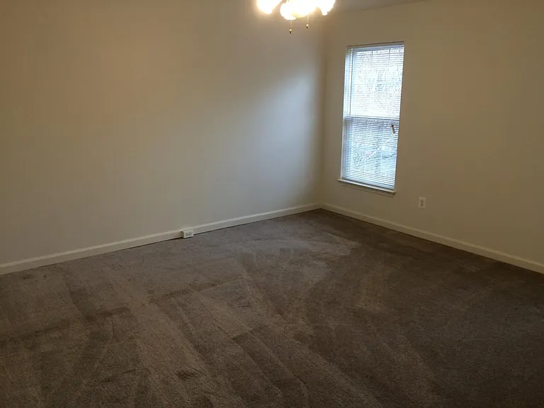 2743 Manhattan Pl — Photo 9