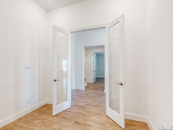 3rd image of 120 Willow Oak Trail