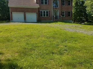 2541 Shagbark Ln, Stroudsburg, PA 18360