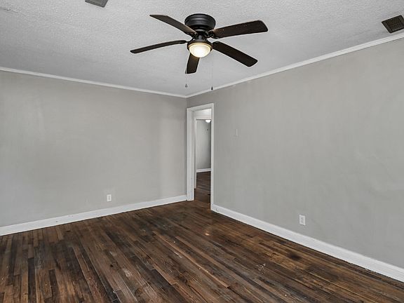 5th image of 3300 Margrave Rd Unit B