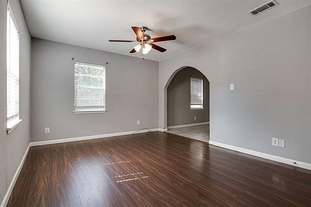 1st image of 520 E Main St