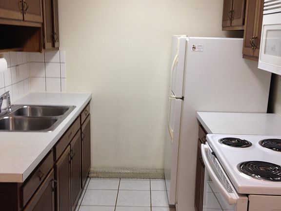 2nd image of 52715 35 1/2 St APT 5