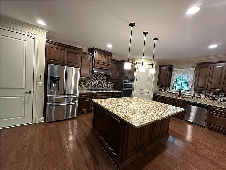 510 Lake Medlock Dr — Photo 12