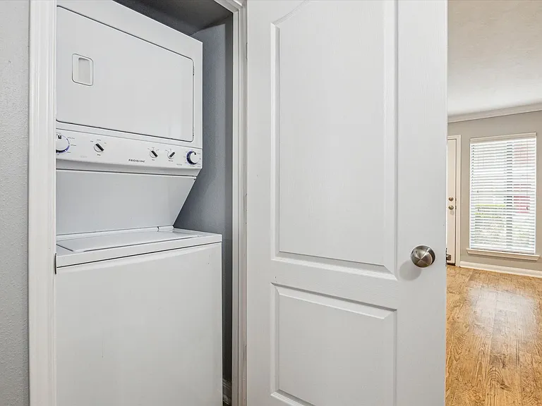 835 Heights — Photo 24