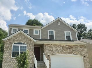 9822 Creek View Estates Dr, Louisville, KY 40291