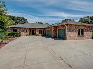 9416 S 92nd St, Franklin, WI 53132