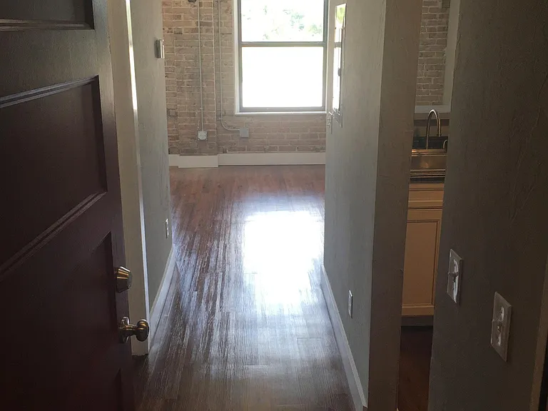134 NW 13th St — Photo 12