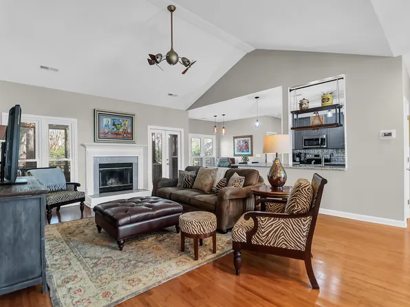 2044 Hallahan Ct, Mount Pleasant, SC 29464