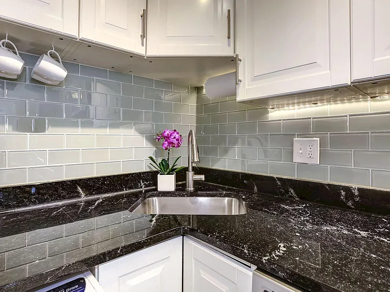 828 D St SE #1 — Photo 14
