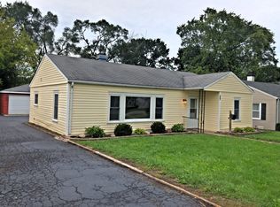 142 Walnut Ct, Mundelein, IL
