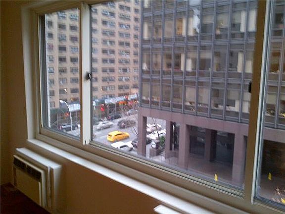 3rd image of 249 E 48th St APT 5E