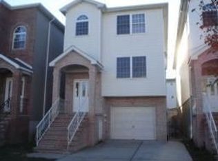 216 Bond St, Elizabeth, NJ 07206