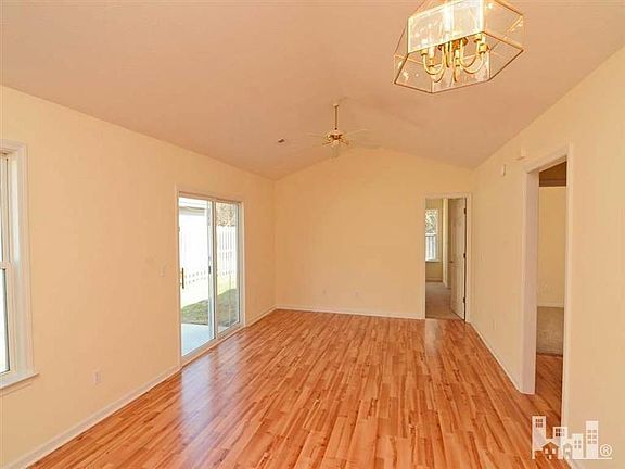 3rd image of 1214 Beamon Ln