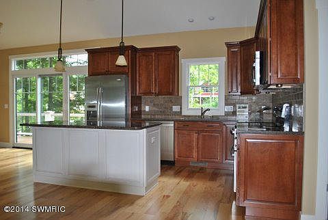 4th image of 8416 Lake Chapin Dr