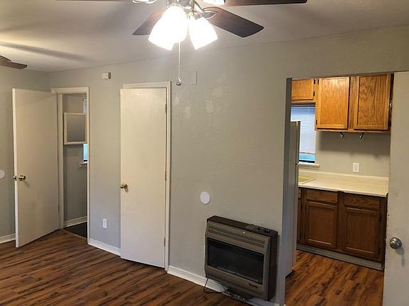 4th image of 1042 1/2 N Gary Pl