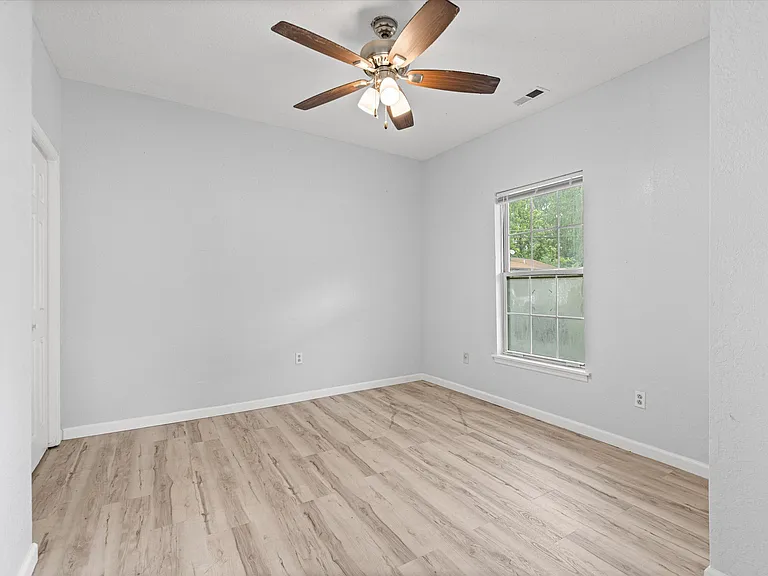 309 Alexander Ave — Photo 13
