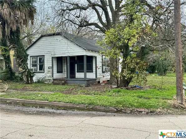 627 W Brazos St, Victoria, TX 77901