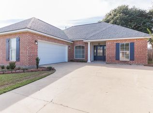 406 Pear Tree Cir, Broussard, LA 70518