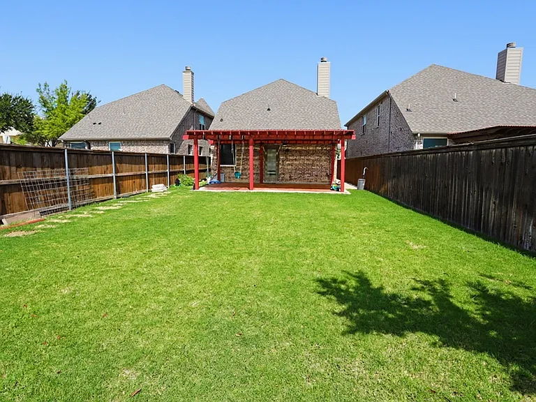 349 Kyra Ct — Photo 15