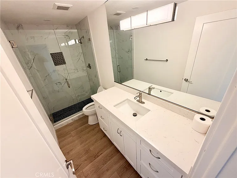 112 E Avenida San Gabriel #3 — Photo 9