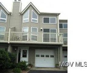 1st image of 621 Virginia St APT 12)