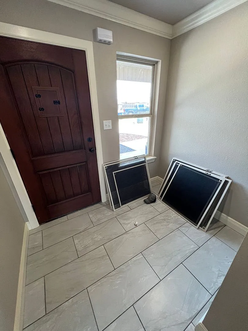 9004-9006 Sandra Way — Photo 3