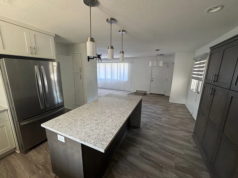 1812 Belle Ave — Photo 3