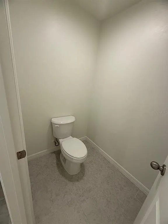 4 bed, 2.0 bath, 2134 sqft, $2,400 — Photo 3