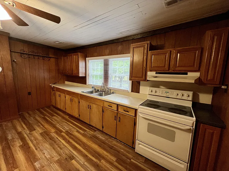 2447 Eldridge Rd — Photo 12