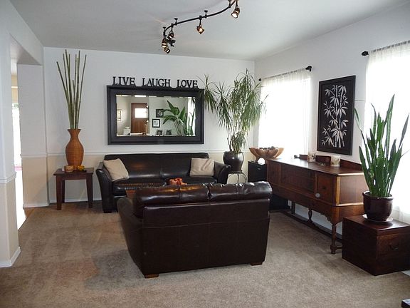 Formal Dining/Living