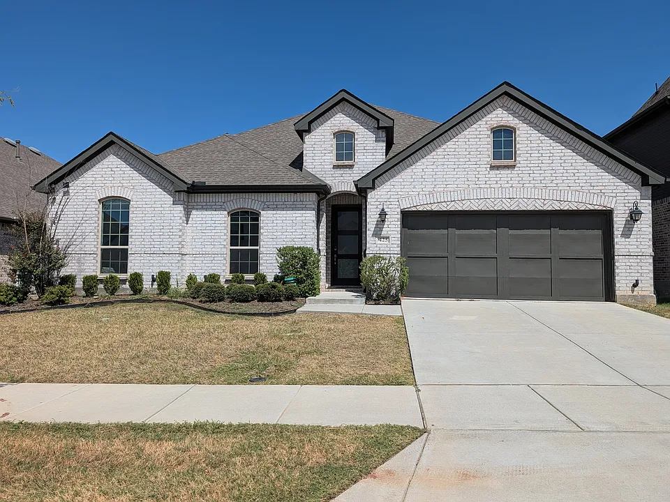 425 Sunnyridge Ln