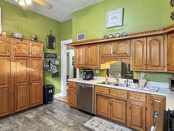 4th image of 4651 NW 49th Pl
