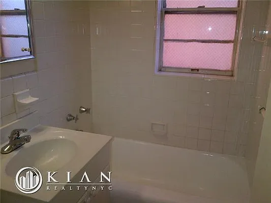 Rented by Kian Realty | media 10