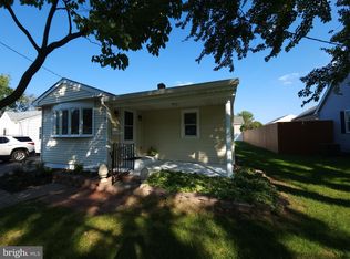 20 Hillview Ave, New Castle, DE 19720