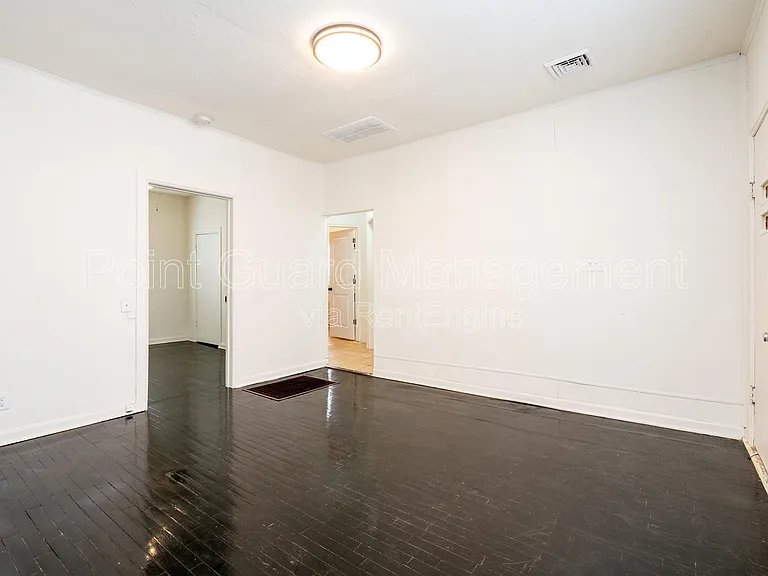 1827-1829 W Walker St #2 — Photo 10