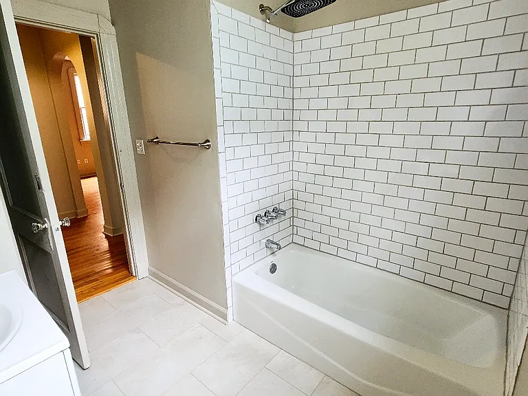 2706 Soniat St — Photo 9
