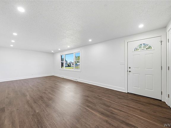 3rd image of 43 Barone Cir
