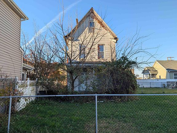 3rd image of 131.5 N Congress Ave