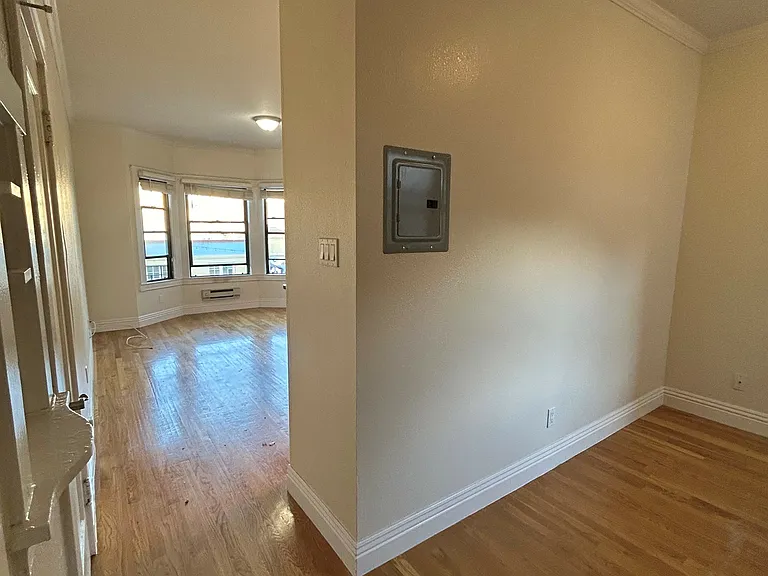 1206 Valencia St #6 — Photo 2