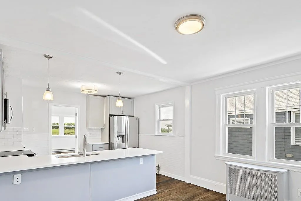 3 bed, 9999 sqft, $3,100 — Photo 2