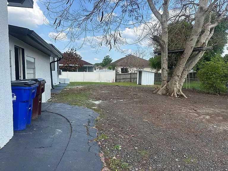 1915 Jersey Ave — Photo 18