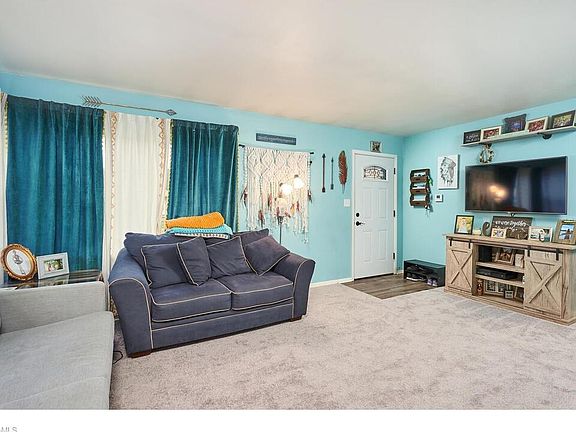 3rd image of 2833 10th St