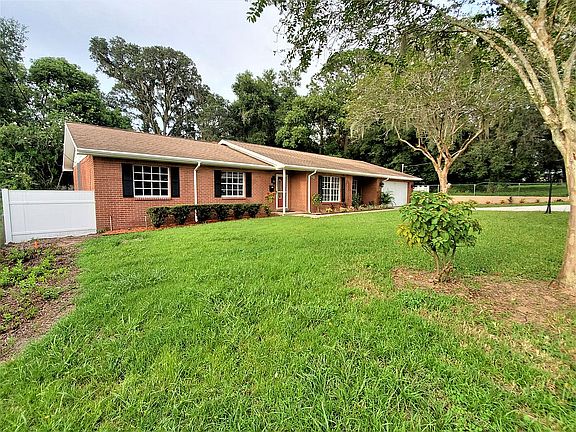 3rd image of 37045 McMinn Ave