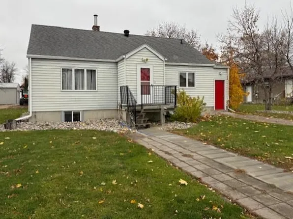 211 9th St S, Breckenridge, MN 56520