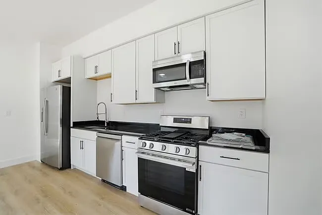 2210 Eureka Ter — Photo 14